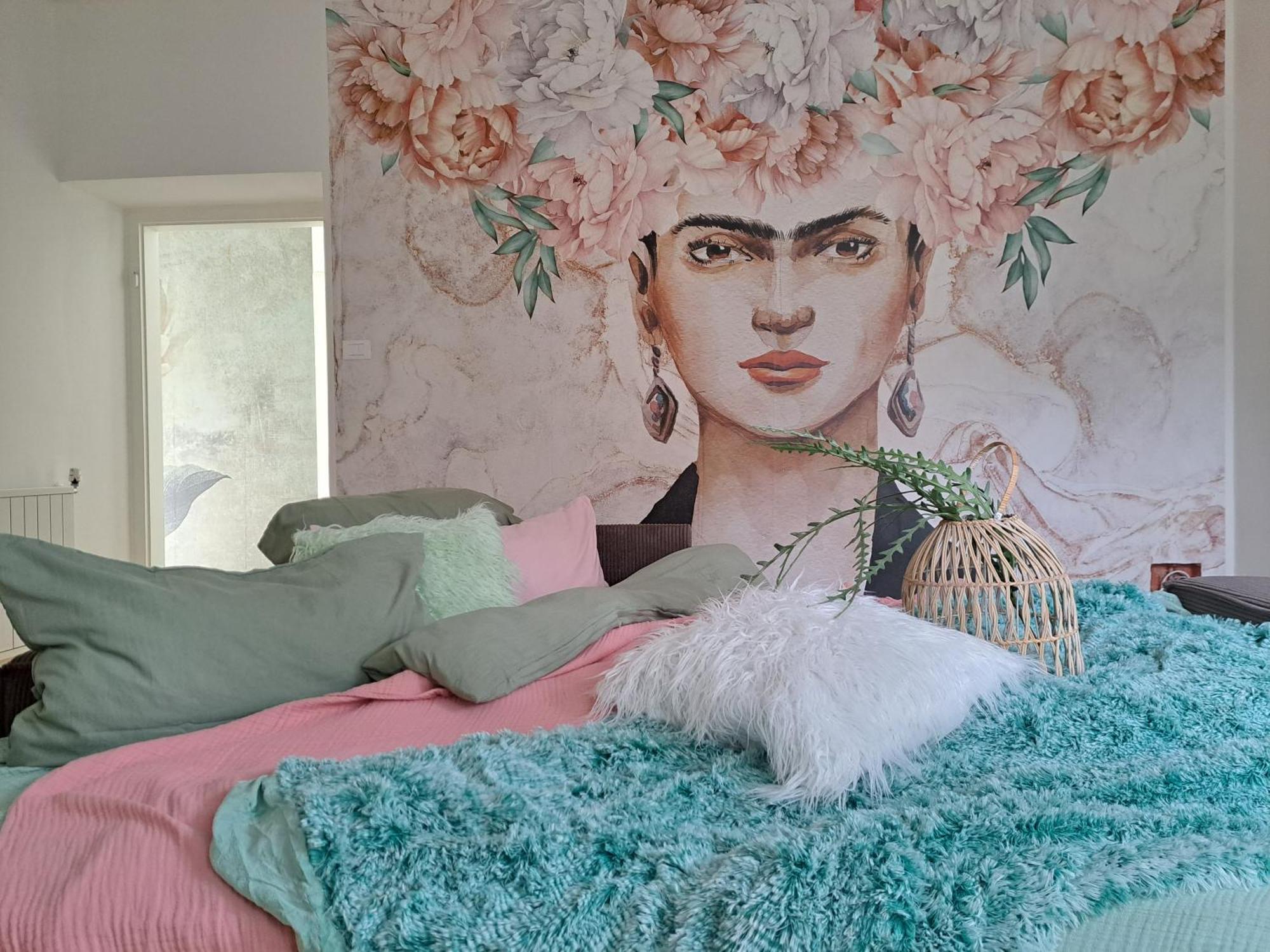 Apartment Wildflower In Privatvilla Im Herzen Merans Exteriör bild