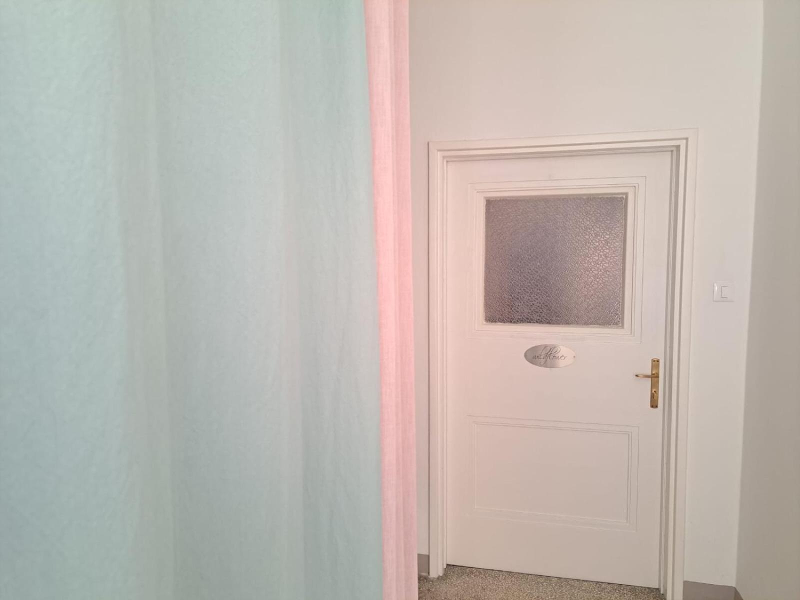 Apartment Wildflower In Privatvilla Im Herzen Merans Exteriör bild