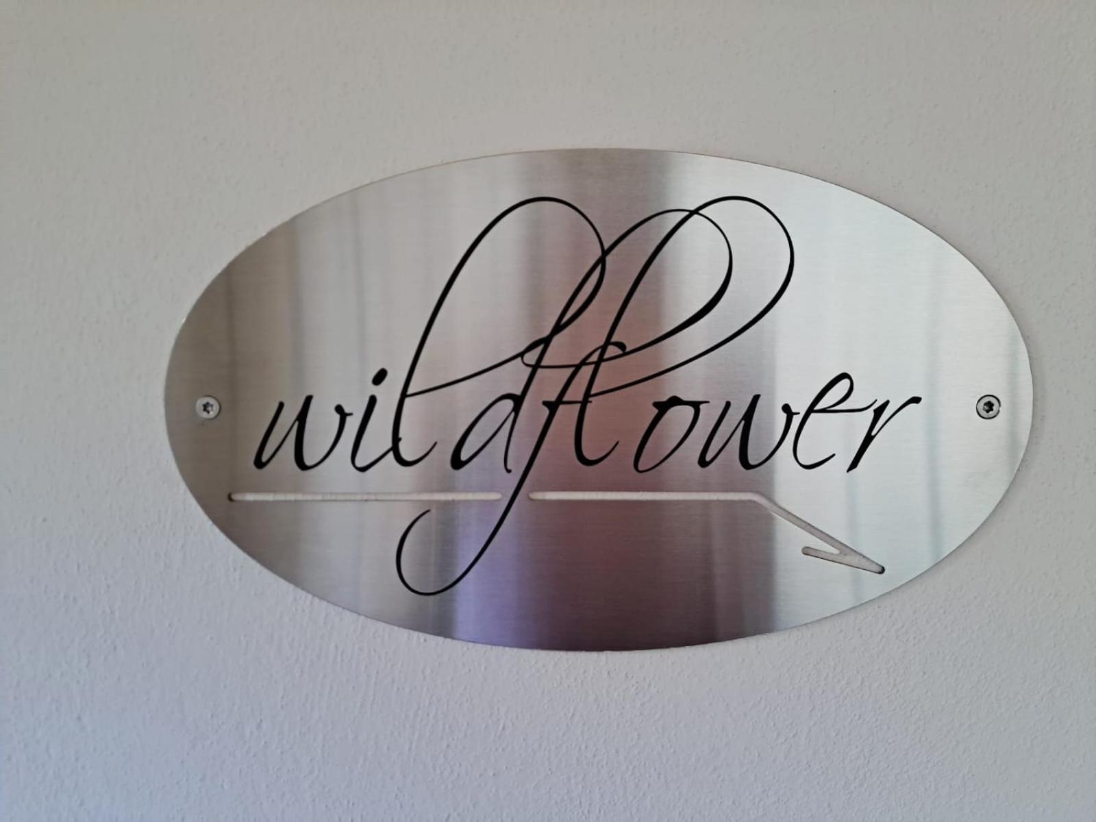 Apartment Wildflower In Privatvilla Im Herzen Merans Exteriör bild