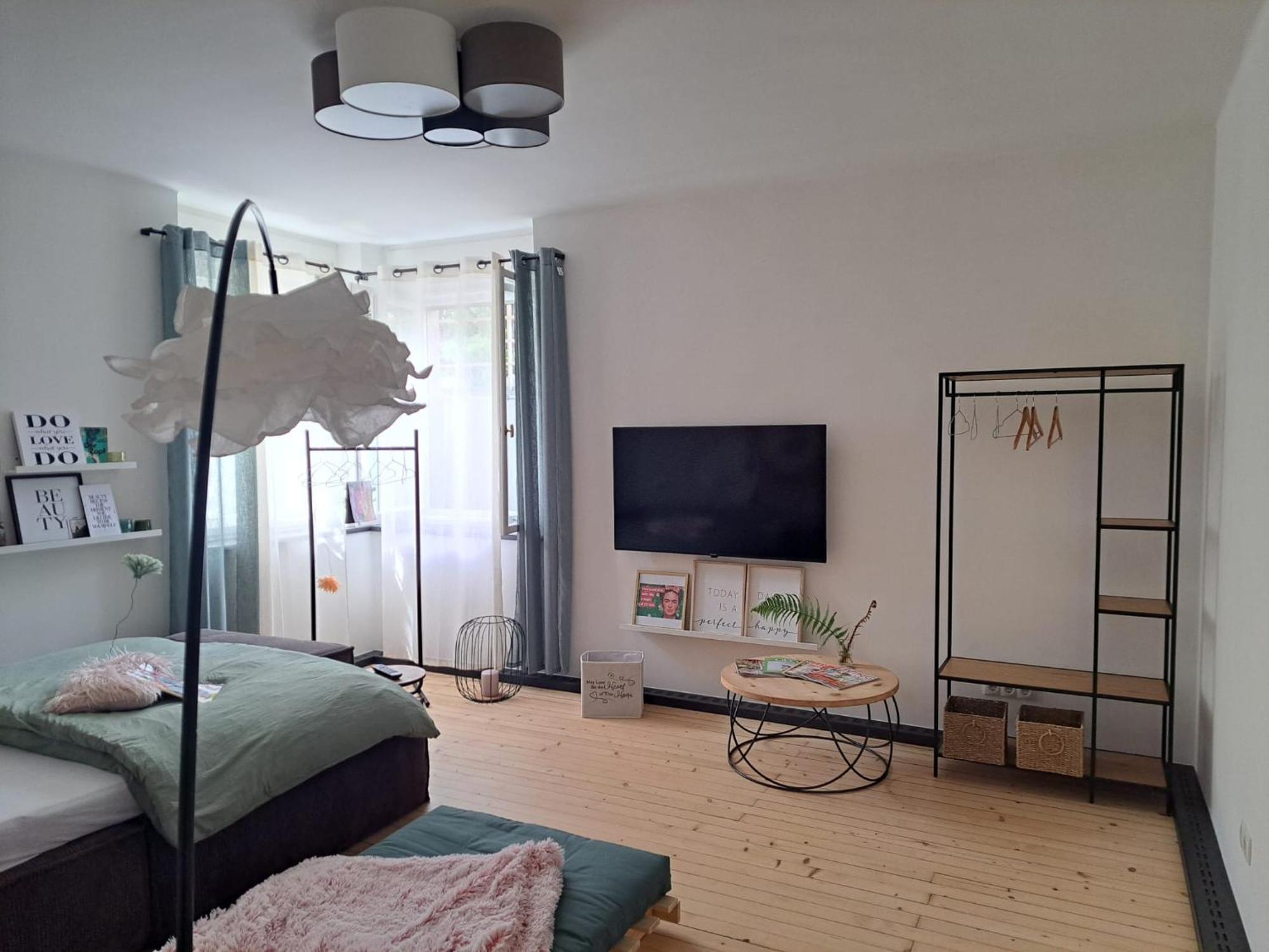 Apartment Wildflower In Privatvilla Im Herzen Merans Exteriör bild