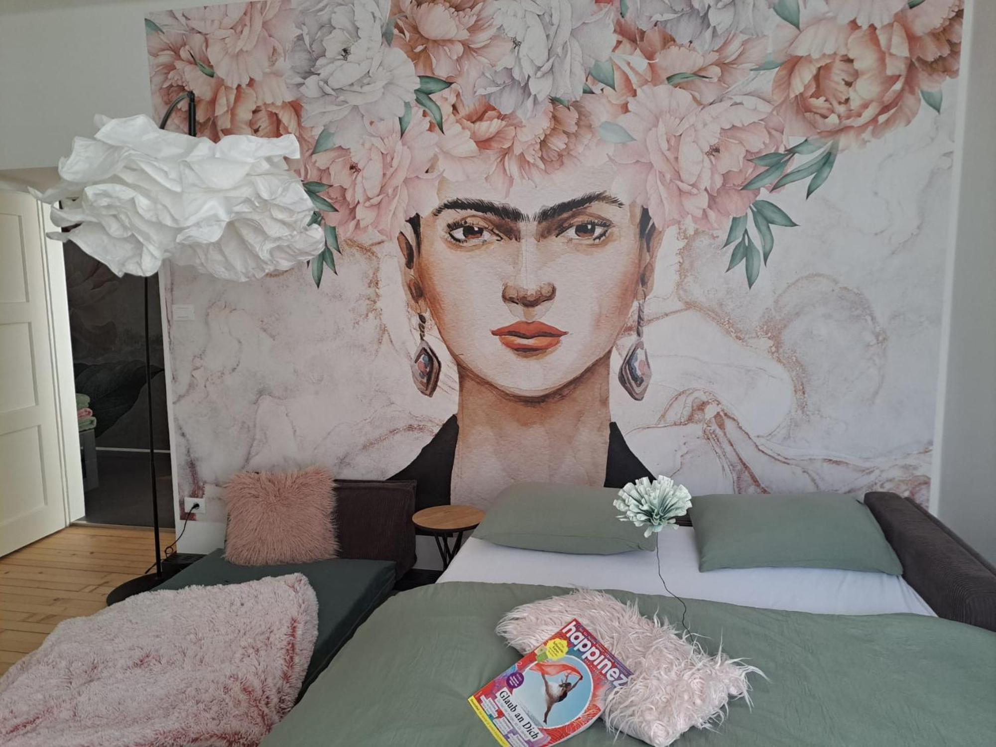 Apartment Wildflower In Privatvilla Im Herzen Merans Exteriör bild