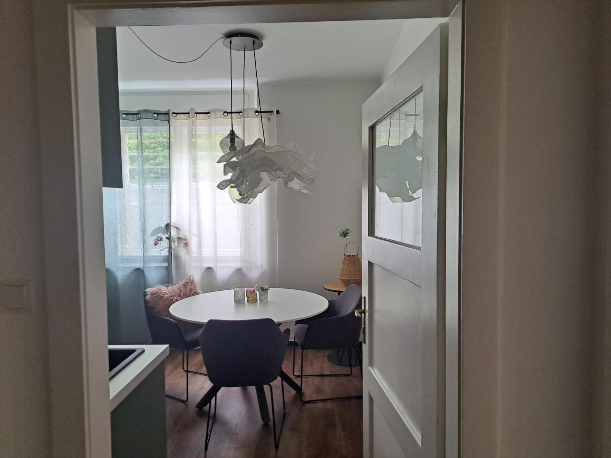 Apartment Wildflower In Privatvilla Im Herzen Merans Exteriör bild
