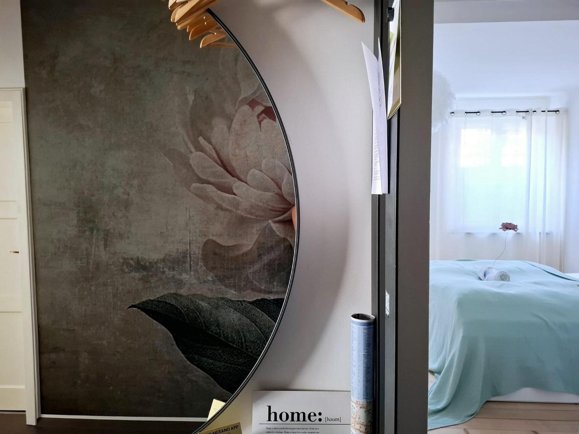Apartment Wildflower In Privatvilla Im Herzen Merans Exteriör bild