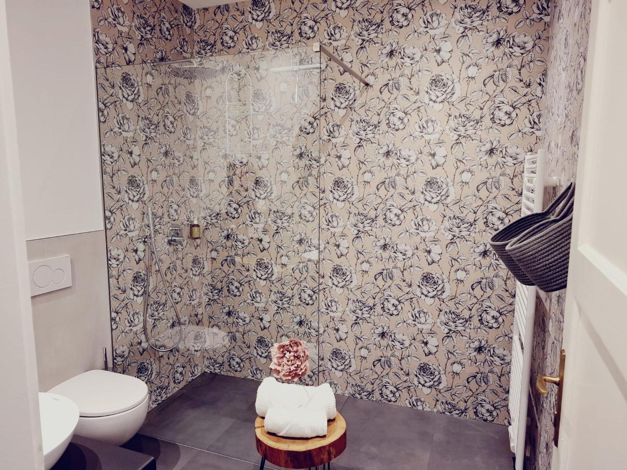 Apartment Wildflower In Privatvilla Im Herzen Merans Exteriör bild